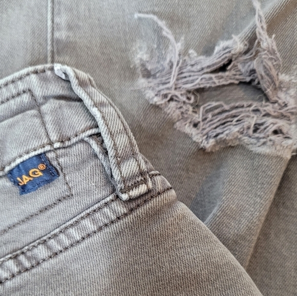 JAG Relaxed Boyfriend Jeans - Size 4 - Picture 6 of 8